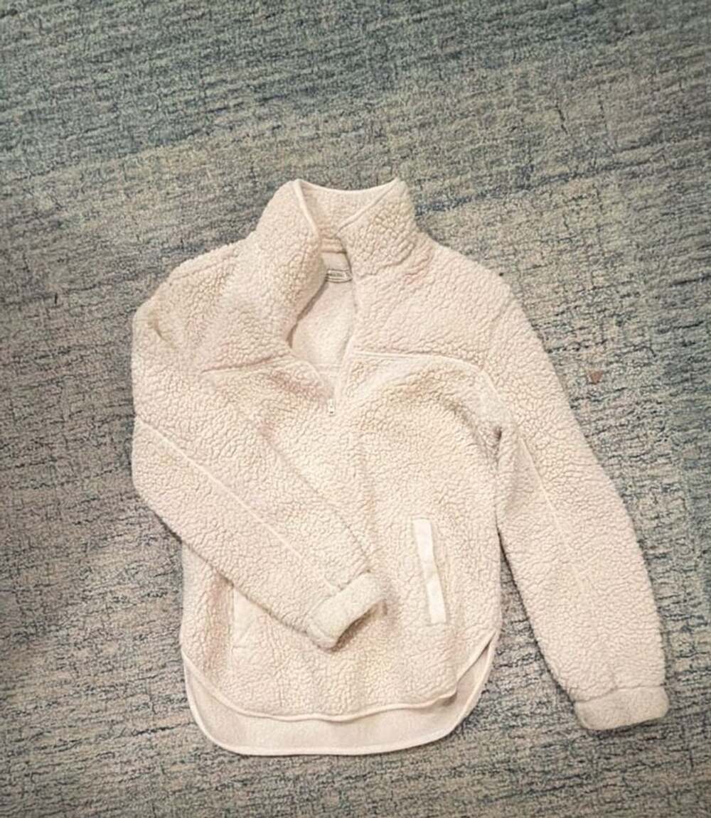 Abercrombie & Fitch Sherpa Fleece Pullover Size XS Cream